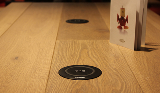 wireless charging in Pret a Manger