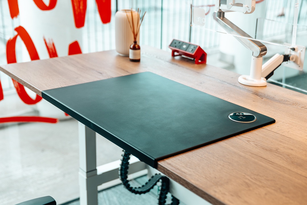 $100 for a DESK MAT?! ALTI Wireless Charging Desk Mat 